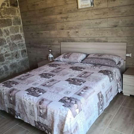 B&B Gli Ulivi SantʼAnna Arresi Exteriör bild