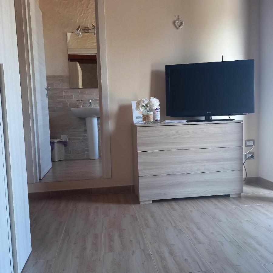 B&B Gli Ulivi SantʼAnna Arresi Exteriör bild