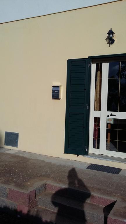 B&B Gli Ulivi SantʼAnna Arresi Exteriör bild