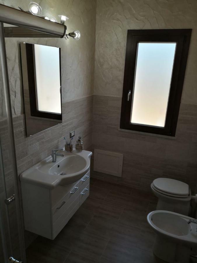 B&B Gli Ulivi SantʼAnna Arresi Exteriör bild